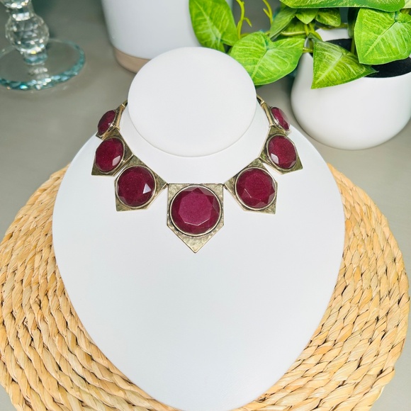 LUCKY BRAND Red Jade Stone Hammered Brass Pennant Collar Bib Necklace - Picture 6 of 12